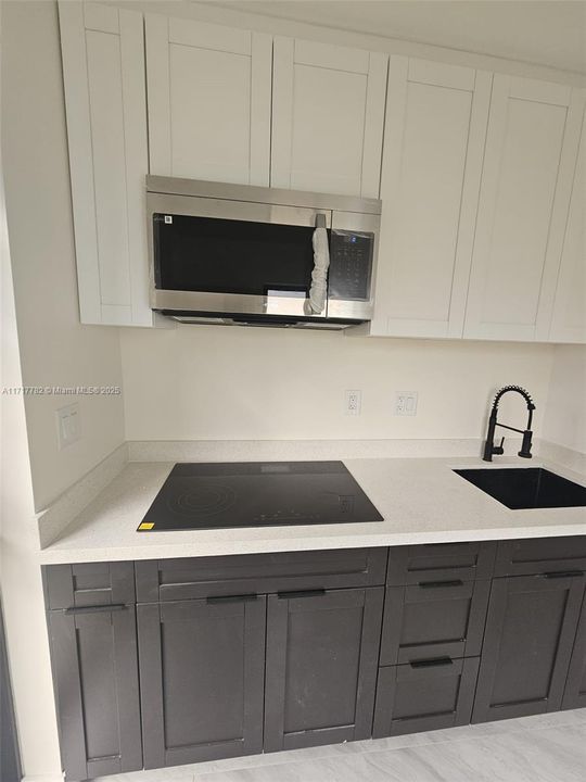 For Rent: $2,000 (1 beds, 1 baths, 1065 Square Feet)