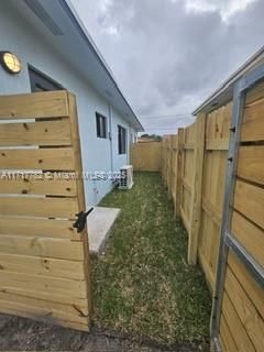 For Rent: $2,000 (1 beds, 1 baths, 1065 Square Feet)