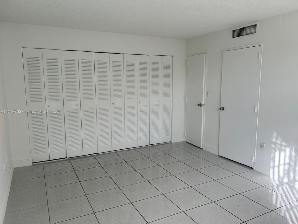 For Rent: $2,100 (1 beds, 1 baths, 780 Square Feet)