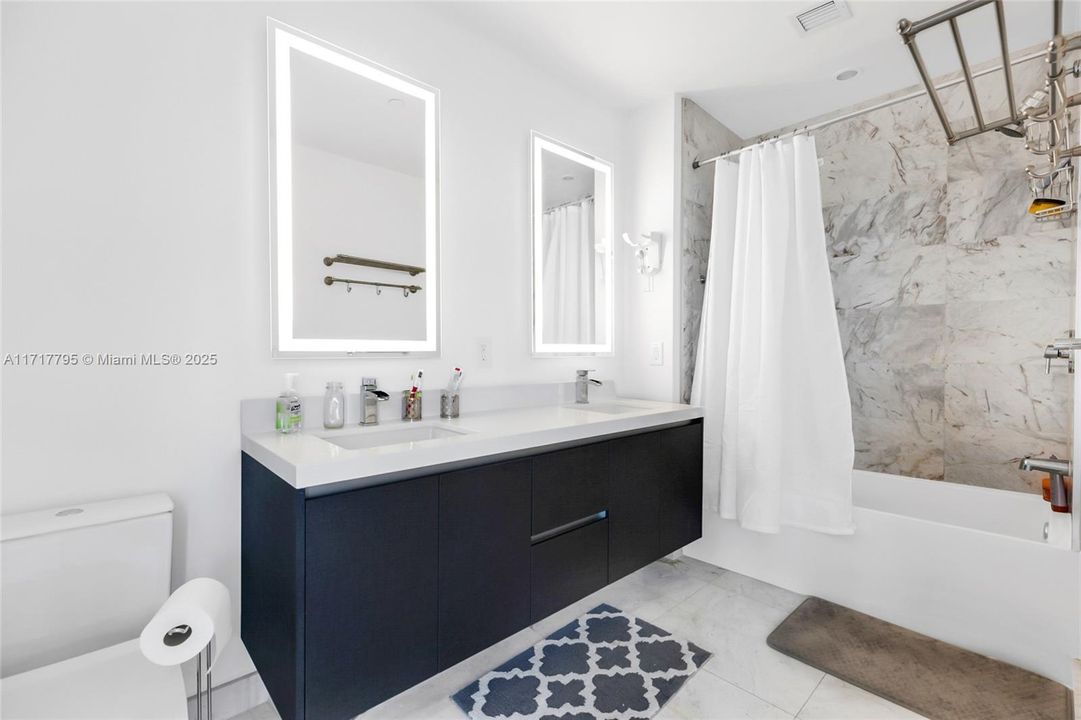 For Sale: $650,000 (1 beds, 1 baths, 929 Square Feet)