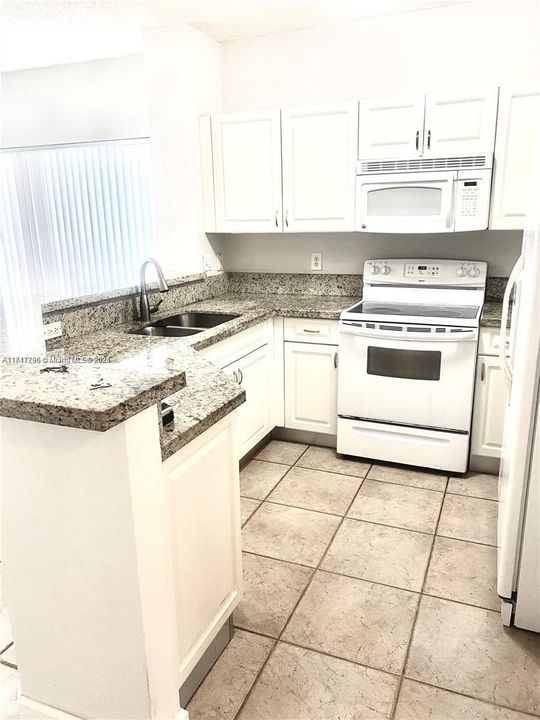 For Rent: $3,150 (3 beds, 2 baths, 1428 Square Feet)