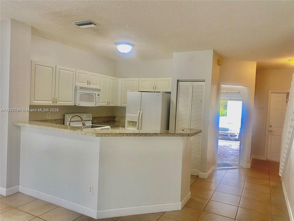 For Rent: $3,150 (3 beds, 2 baths, 1428 Square Feet)