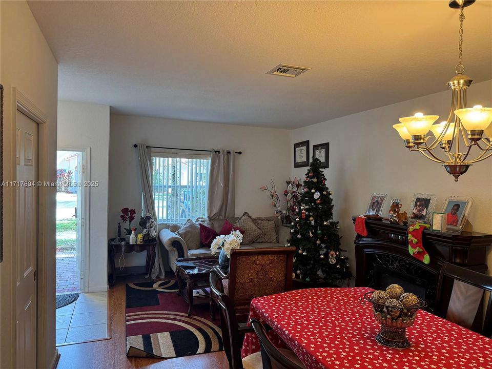 For Sale: $440,000 (3 beds, 2 baths, 1450 Square Feet)