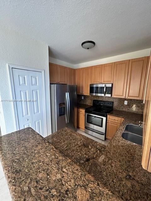 For Rent: $2,999 (4 beds, 3 baths, 1423 Square Feet)