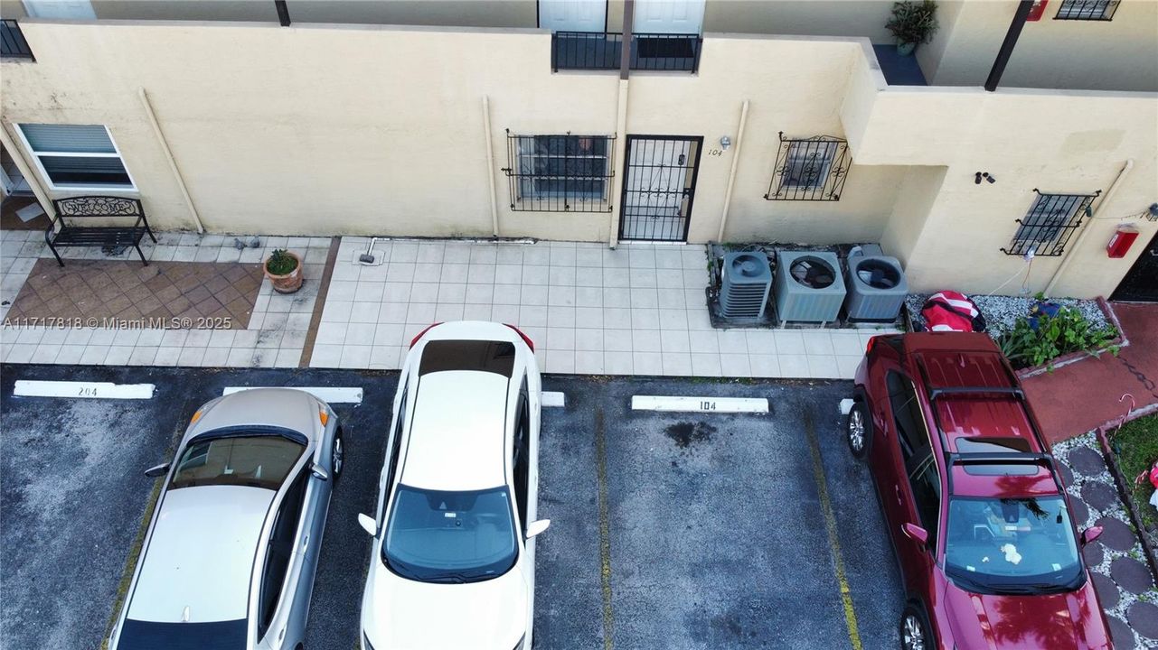 En Venta: $300,000 (2 camas, 2 baños, 1176 Pies cuadrados)