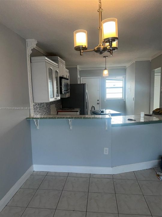 For Sale: $149,000 (2 beds, 1 baths, 1036 Square Feet)