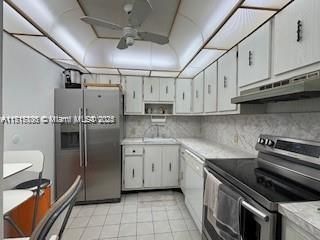 For Sale: $329,000 (1 beds, 1 baths, 991 Square Feet)