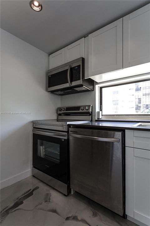 For Rent: $2,300 (1 beds, 1 baths, 767 Square Feet)