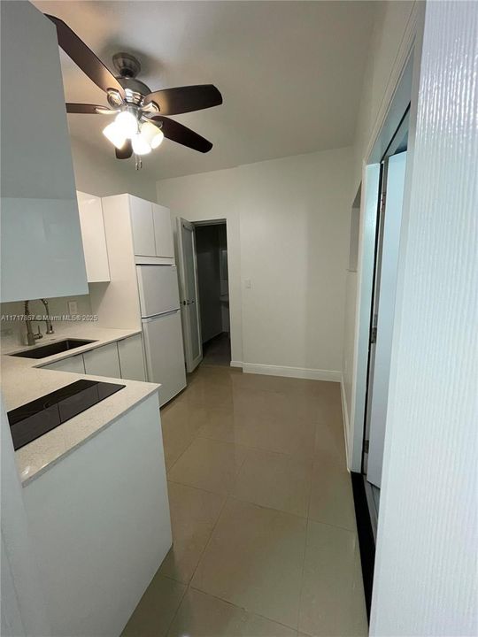 For Rent: $1,700 (1 beds, 1 baths, 1606 Square Feet)