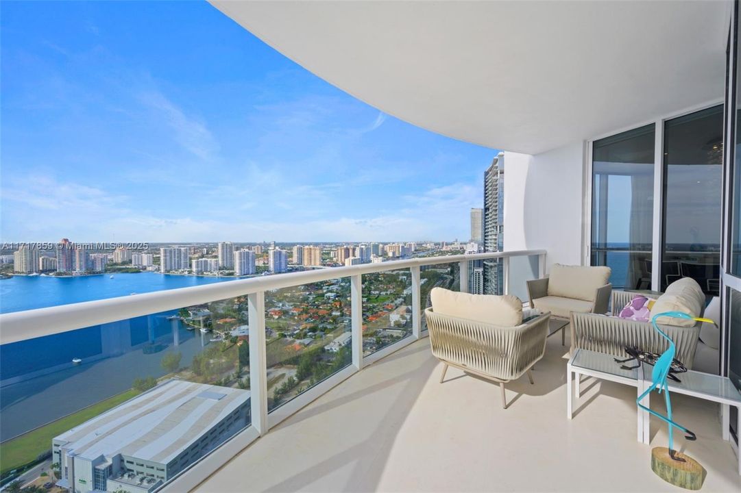 For Sale: $3,450,000 (3 beds, 3 baths, 3016 Square Feet)