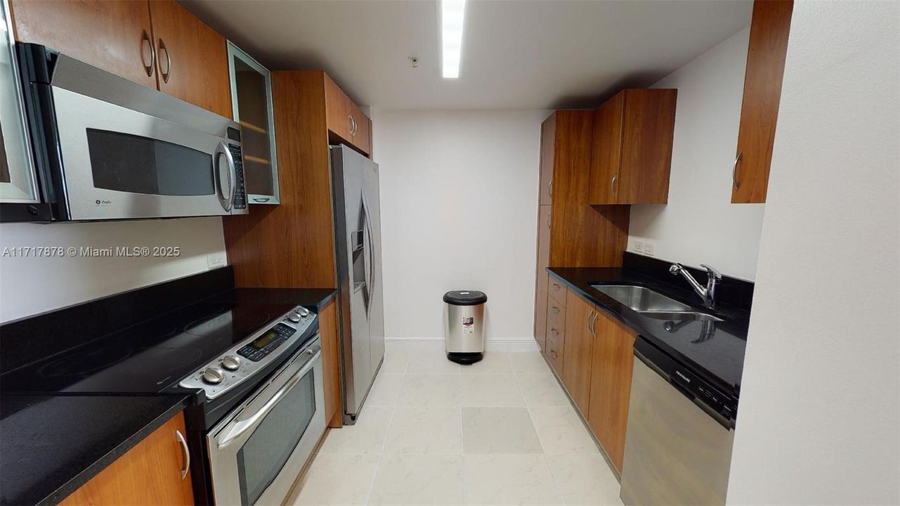 For Rent: $3,200 (2 beds, 2 baths, 1179 Square Feet)