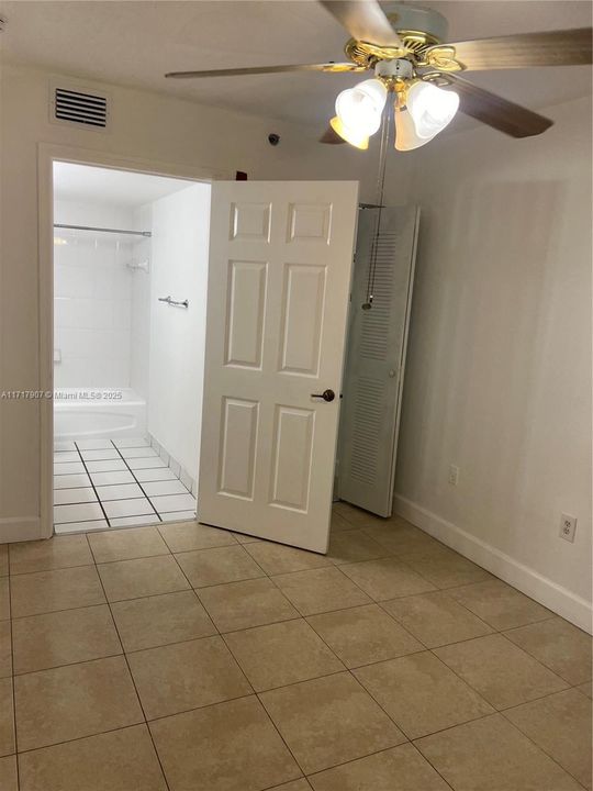 For Rent: $2,500 (2 beds, 2 baths, 865 Square Feet)