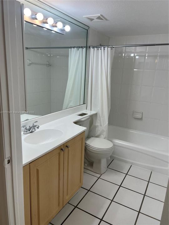 For Rent: $2,500 (2 beds, 2 baths, 865 Square Feet)