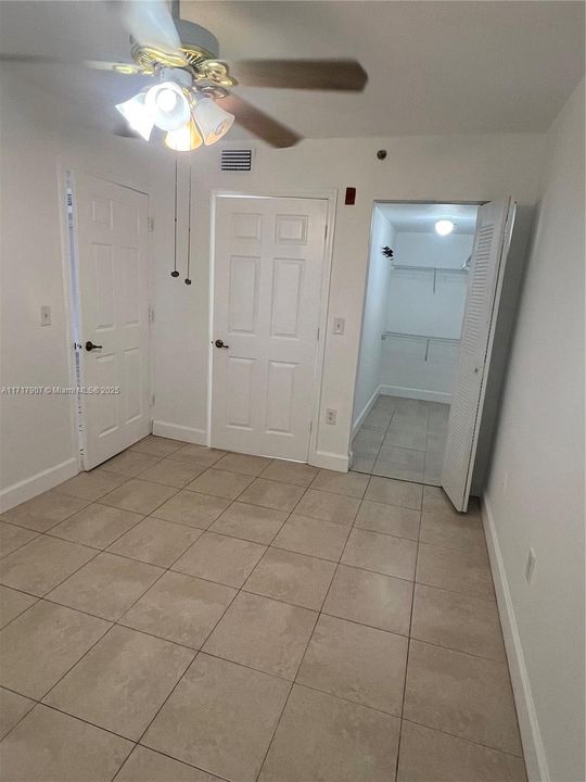 For Rent: $2,500 (2 beds, 2 baths, 865 Square Feet)