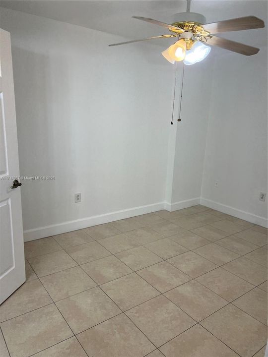 For Rent: $2,500 (2 beds, 2 baths, 865 Square Feet)