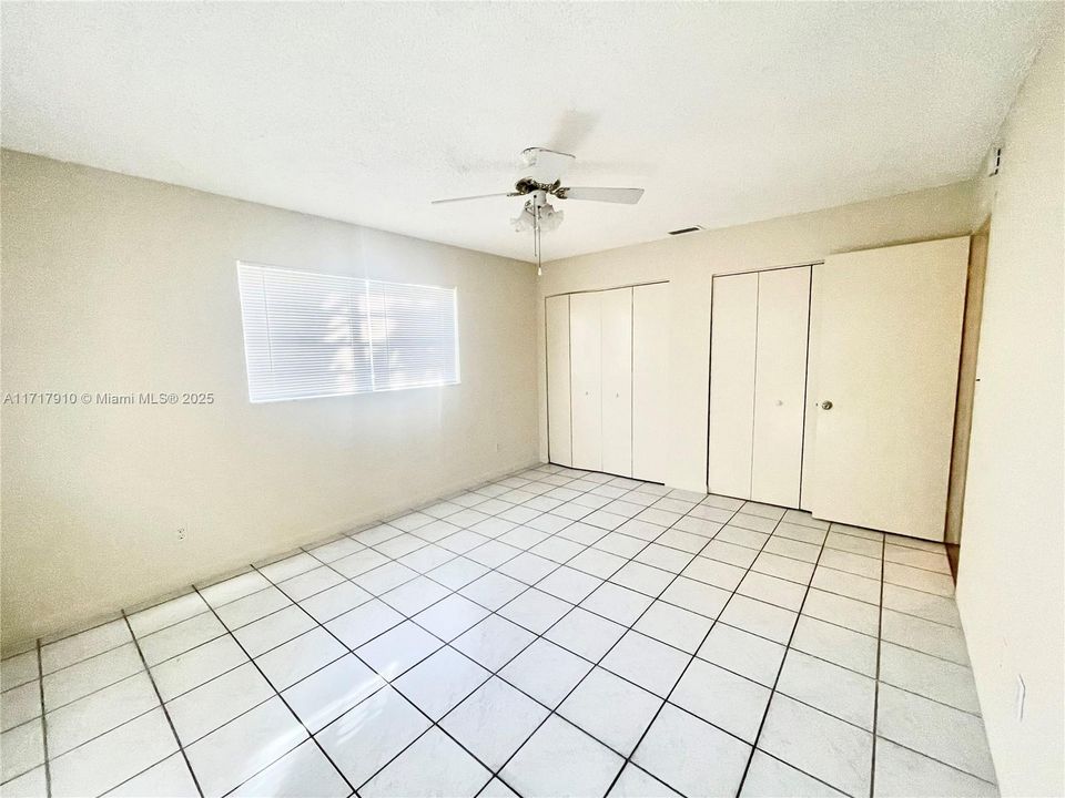 For Rent: $2,500 (3 beds, 2 baths, 3774 Square Feet)