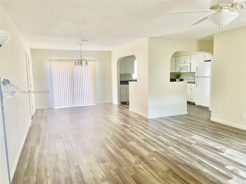 For Rent: $2,500 (3 beds, 2 baths, 3774 Square Feet)