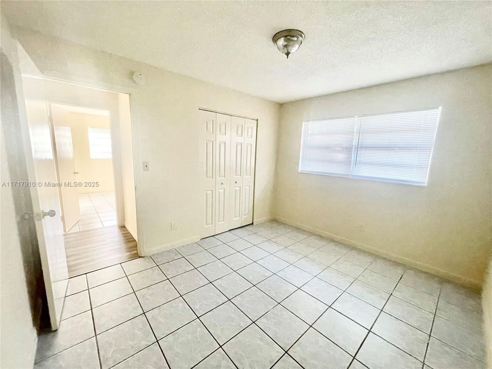 For Rent: $2,500 (3 beds, 2 baths, 3774 Square Feet)