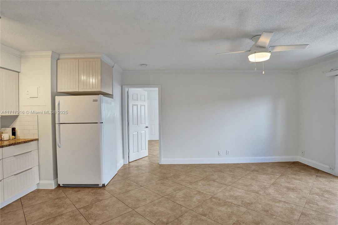 For Rent: $1,885 (1 beds, 1 baths, 600 Square Feet)