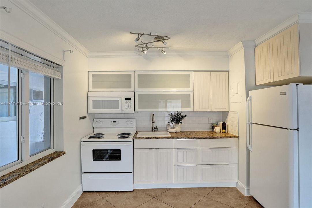 For Rent: $1,885 (1 beds, 1 baths, 600 Square Feet)