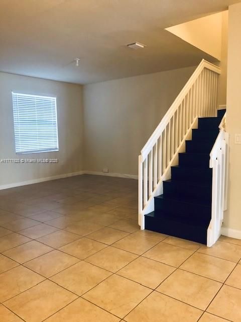 For Rent: $3,400 (3 beds, 2 baths, 1574 Square Feet)