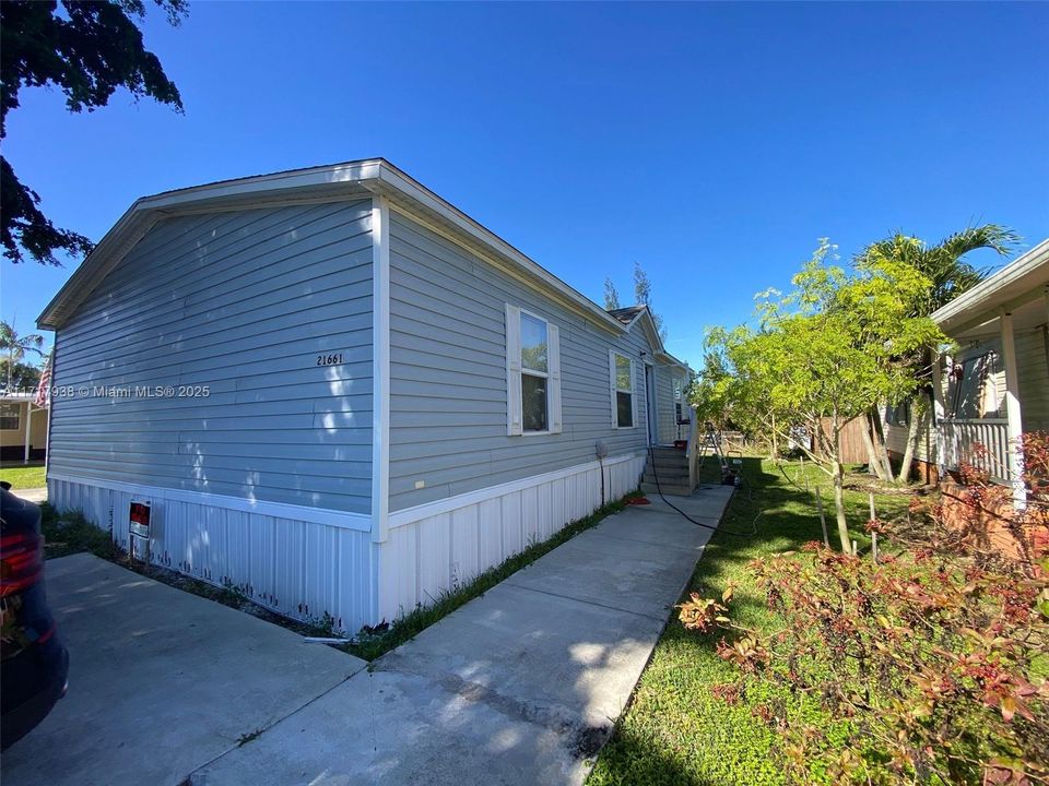 En Venta: $299,000 (3 camas, 2 baños, 1248 Pies cuadrados)