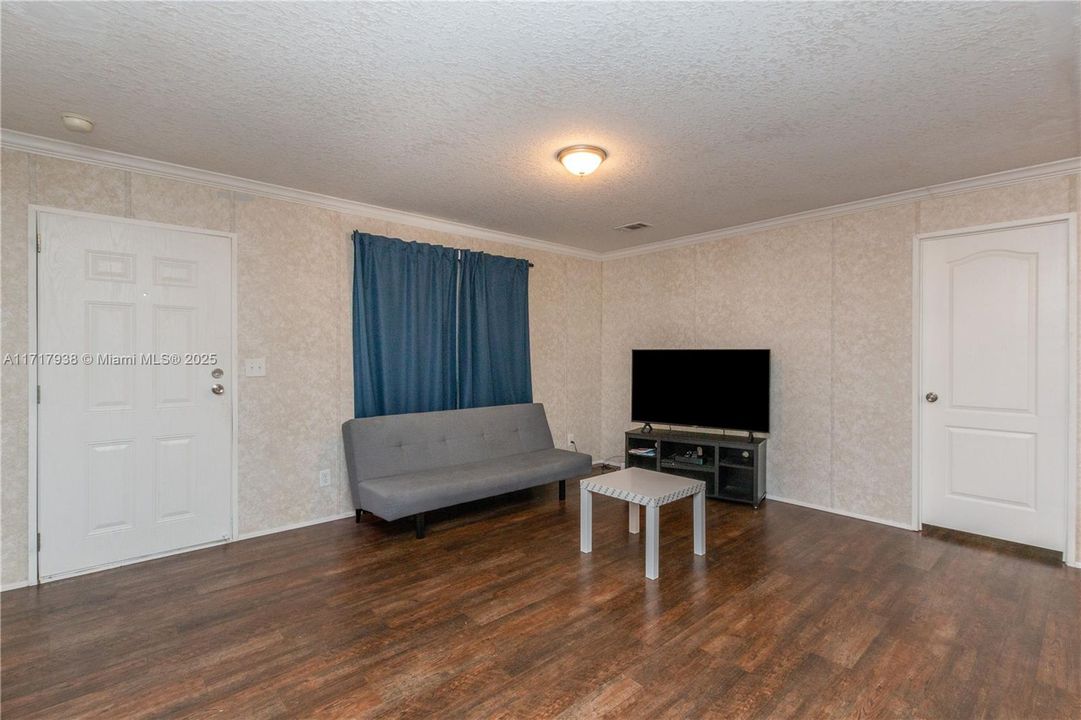 En Venta: $299,000 (3 camas, 2 baños, 1248 Pies cuadrados)