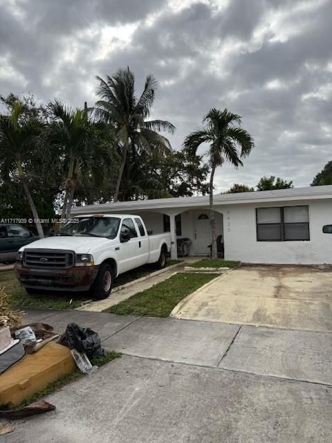 For Sale: $525,000 (4 beds, 2 baths, 1578 Square Feet)