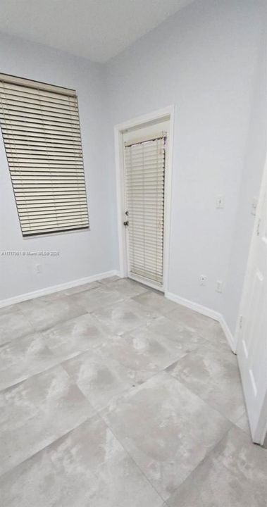 For Rent: $2,250 (1 beds, 1 baths, 1068 Square Feet)