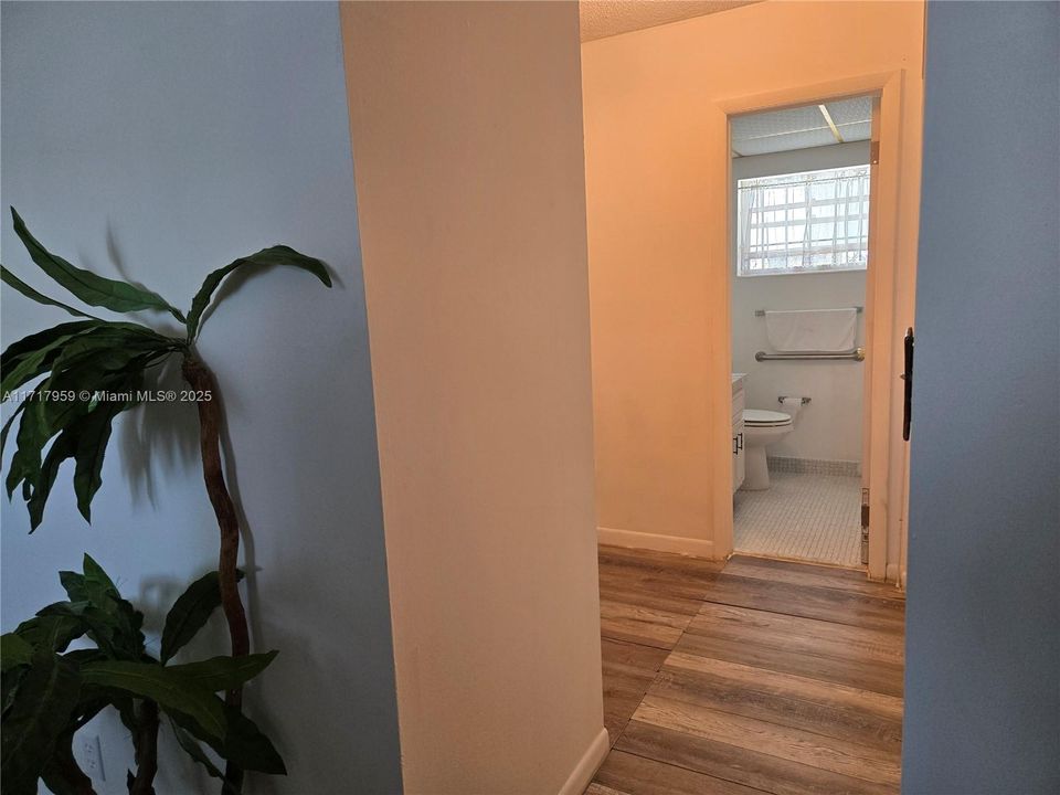 For Rent: $1,800 (1 beds, 1 baths, 768 Square Feet)