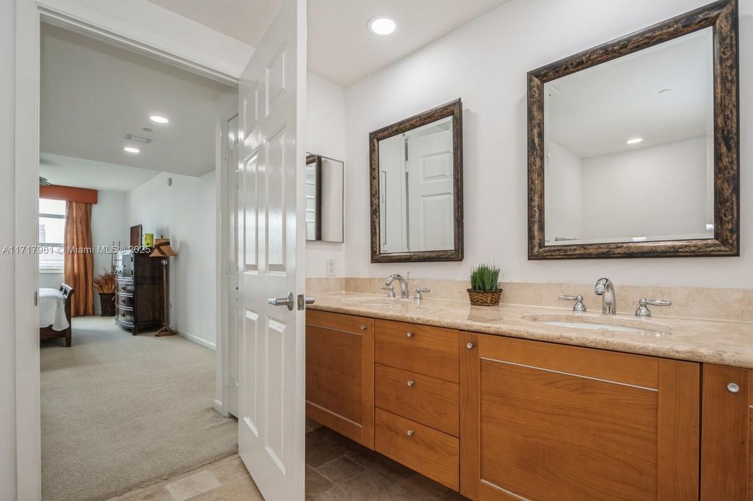 For Sale: $549,000 (2 beds, 2 baths, 1475 Square Feet)