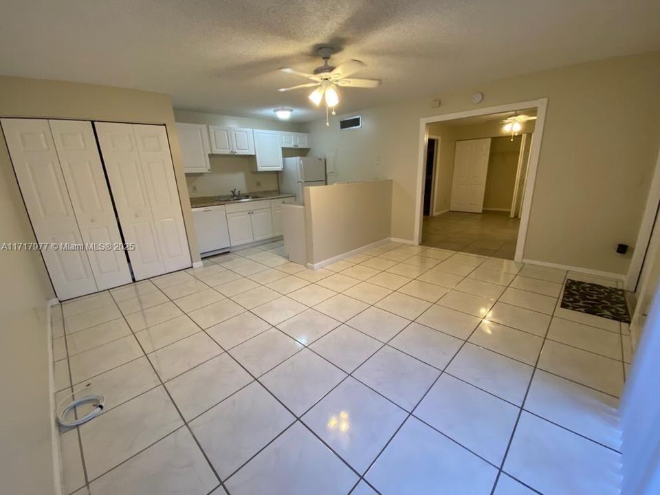 For Rent: $1,700 (1 beds, 1 baths, 627 Square Feet)