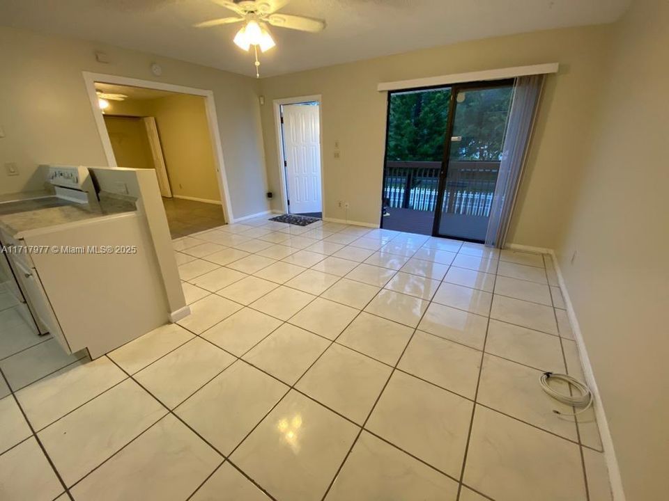 For Rent: $1,700 (1 beds, 1 baths, 627 Square Feet)