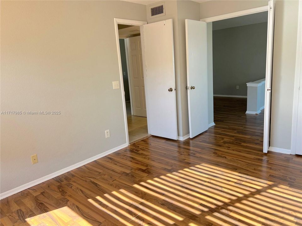 For Rent: $2,050 (2 beds, 1 baths, 847 Square Feet)