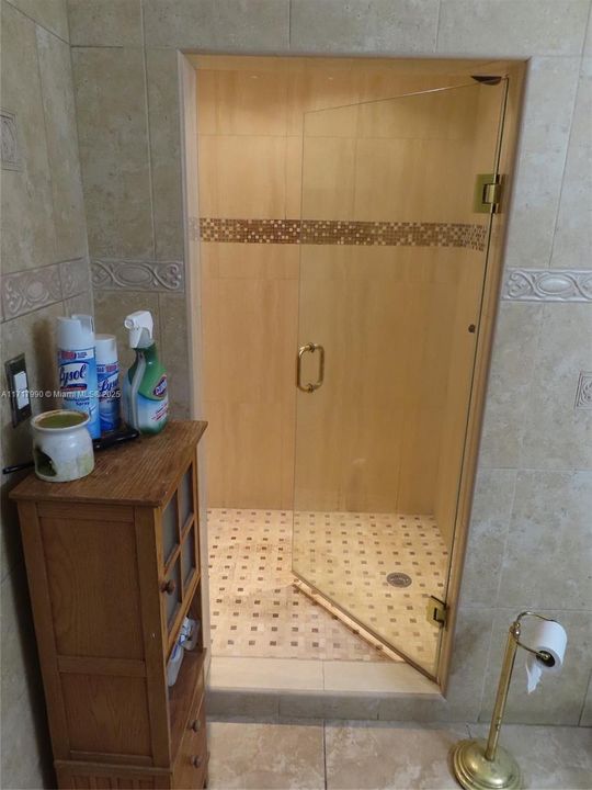 En Renta: $4,999 (0 camas, 0 baños, 0 Pies cuadrados)