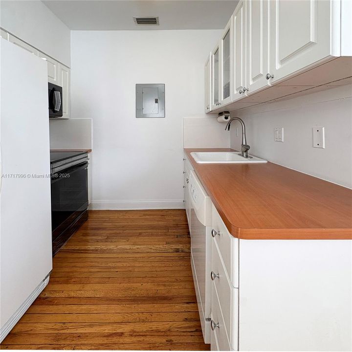 For Rent: $2,100 (1 beds, 1 baths, 472 Square Feet)