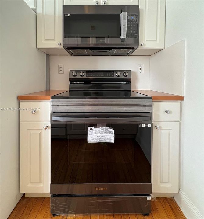 For Rent: $2,100 (1 beds, 1 baths, 472 Square Feet)