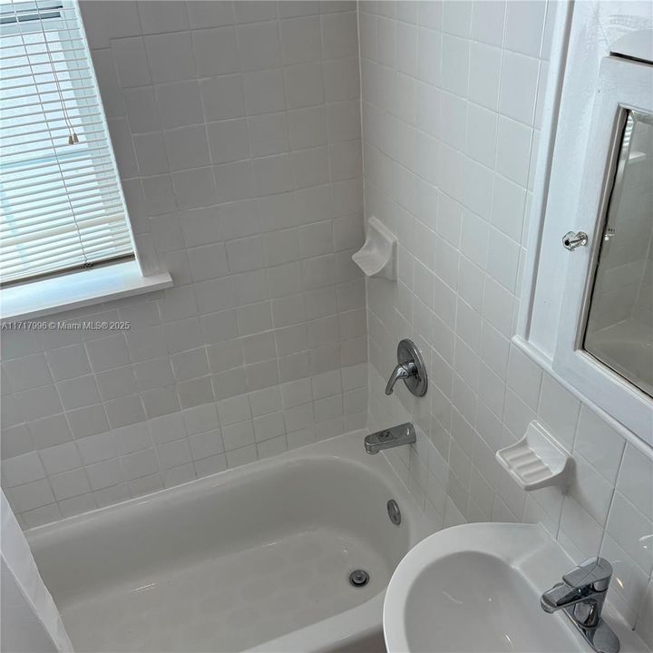 For Rent: $2,100 (1 beds, 1 baths, 472 Square Feet)