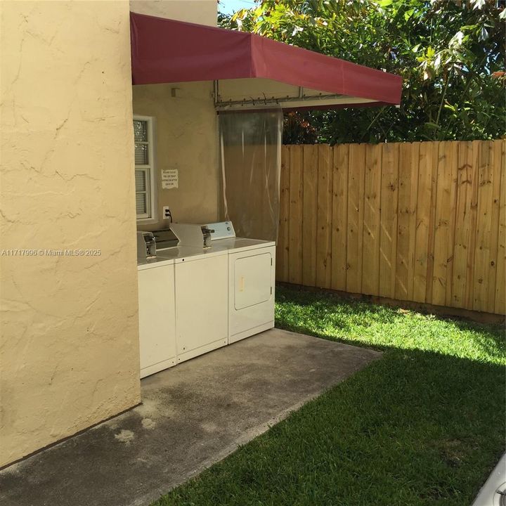 For Rent: $2,100 (1 beds, 1 baths, 472 Square Feet)