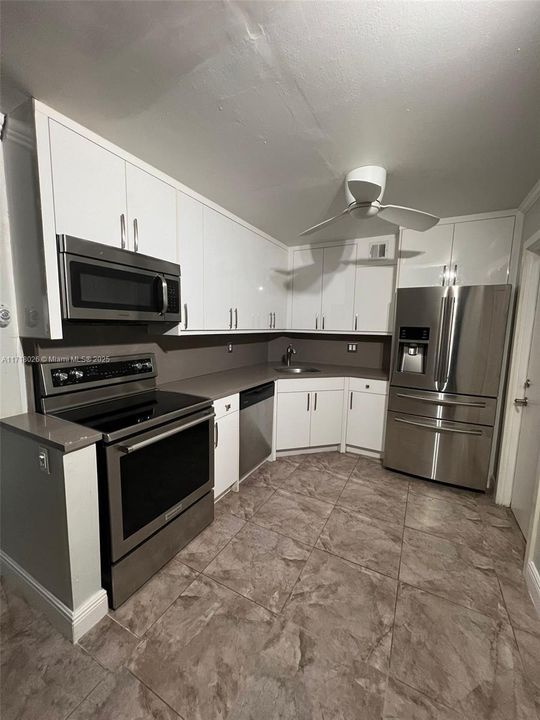 For Rent: $2,300 (2 beds, 2 baths, 1180 Square Feet)