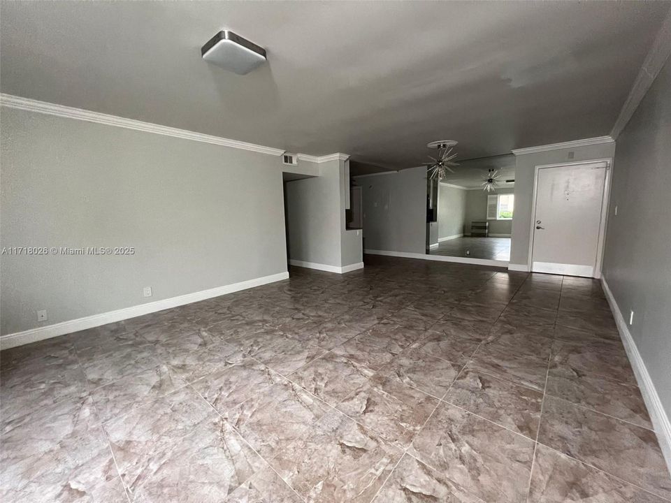 For Rent: $2,300 (2 beds, 2 baths, 1180 Square Feet)