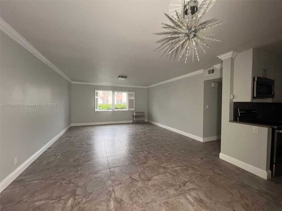 For Rent: $2,300 (2 beds, 2 baths, 1180 Square Feet)