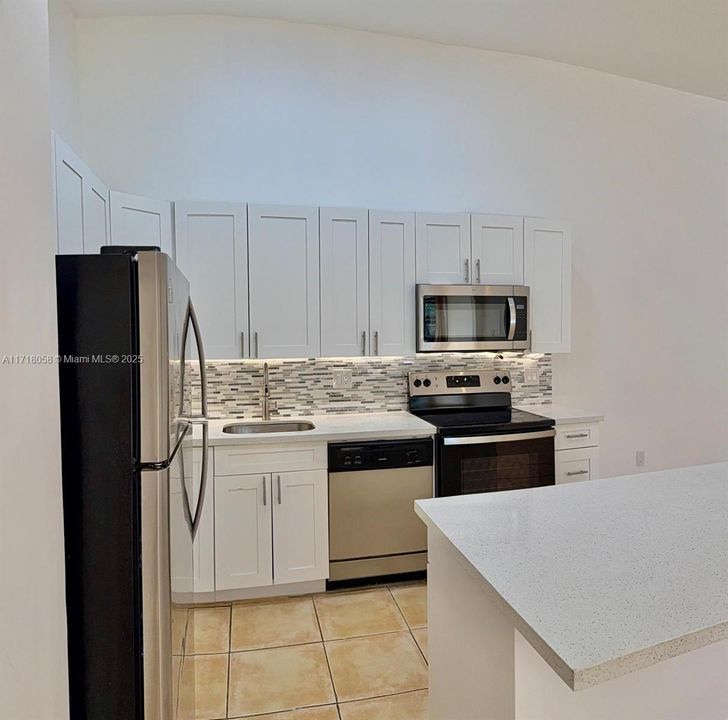 For Rent: $2,750 (2 beds, 2 baths, 1006 Square Feet)