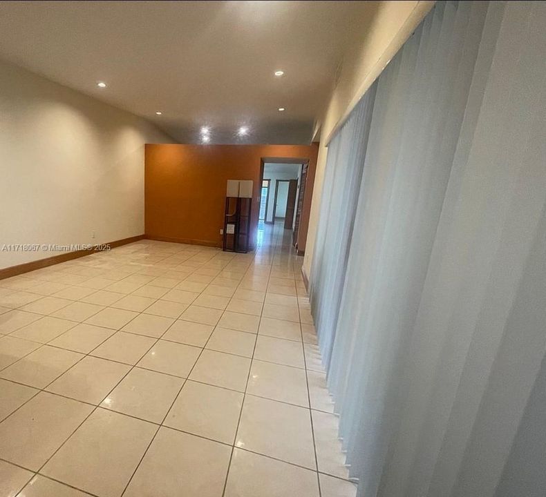 En Venta: $479,000 (2 camas, 2 baños, 1221 Pies cuadrados)