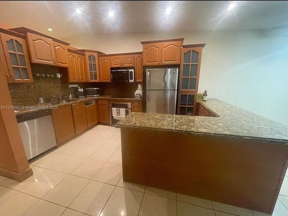 En Venta: $479,000 (2 camas, 2 baños, 1221 Pies cuadrados)