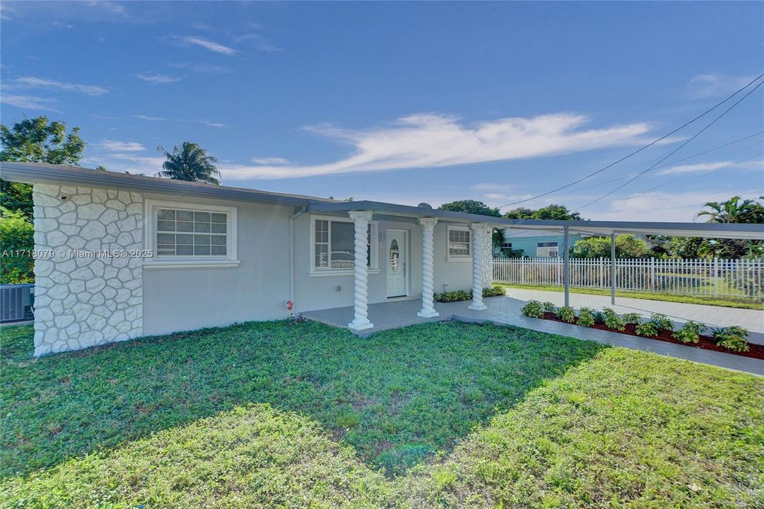 For Sale: $495,000 (3 beds, 2 baths, 1134 Square Feet)