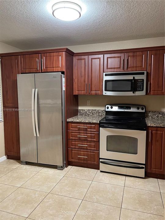 For Rent: $3,500 (3 beds, 2 baths, 1396 Square Feet)