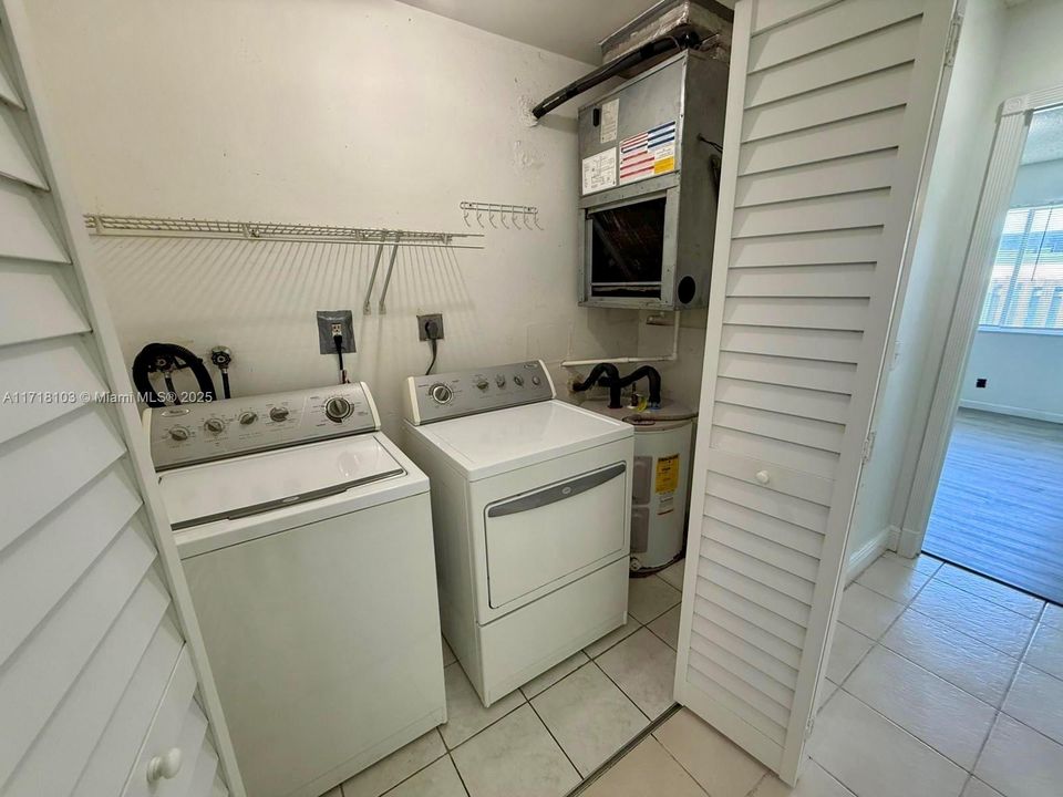 For Sale: $289,900 (3 beds, 2 baths, 1312 Square Feet)