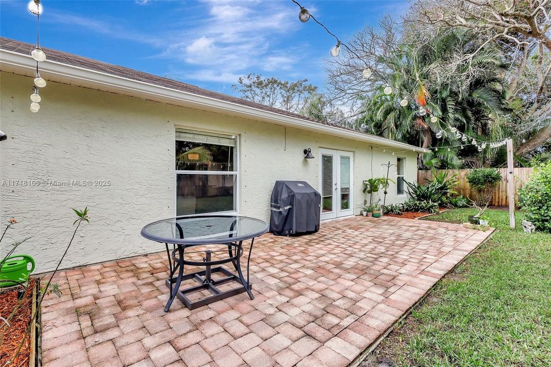 For Sale: $470,000 (4 beds, 2 baths, 2040 Square Feet)