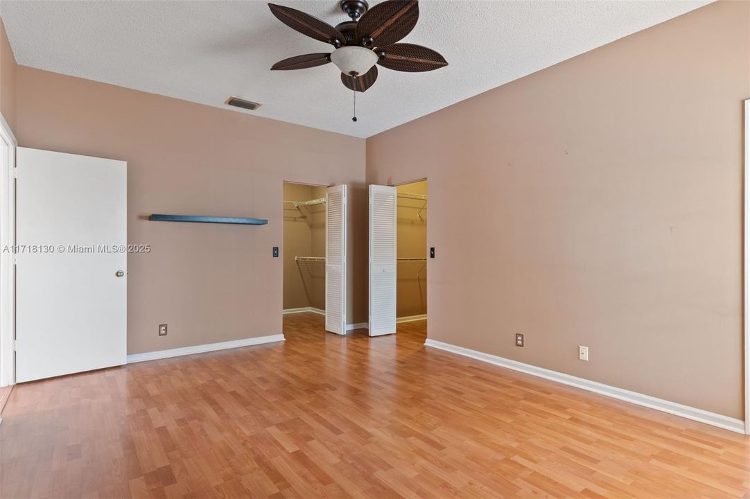 For Sale: $430,000 (2 beds, 2 baths, 1834 Square Feet)